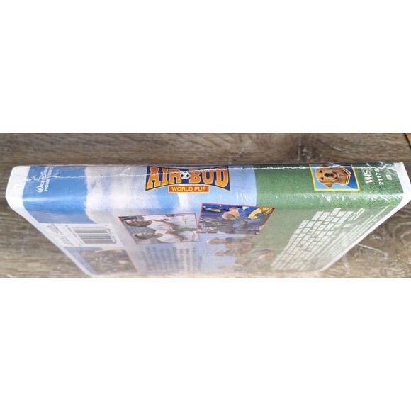 Air Bud 3: World Pup (VHS, 2000) - Picture 3 of 3